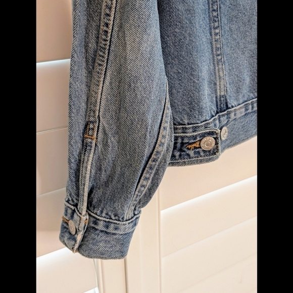 Levi's Ex-Boyfriend Trucker Jacket - Picture 10 of 13